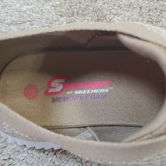 Skechers Women's Taupe Knit Slip On Sneakers. Size 8.5 - Picture 8 of 10